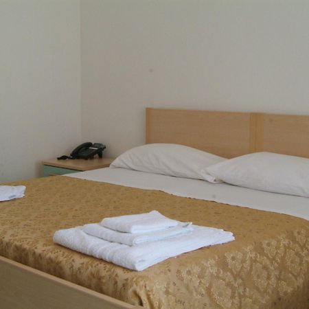 Hotel Aurora Scauri  Quarto foto